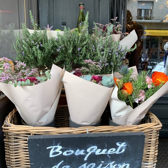 Meet your Posher, Sarah Marie - Picture 6 of 6